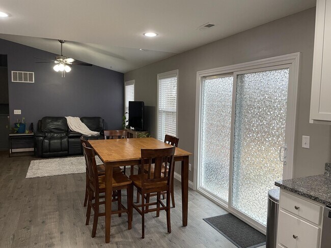 Foto del edificio - 305 Touchdown Dr