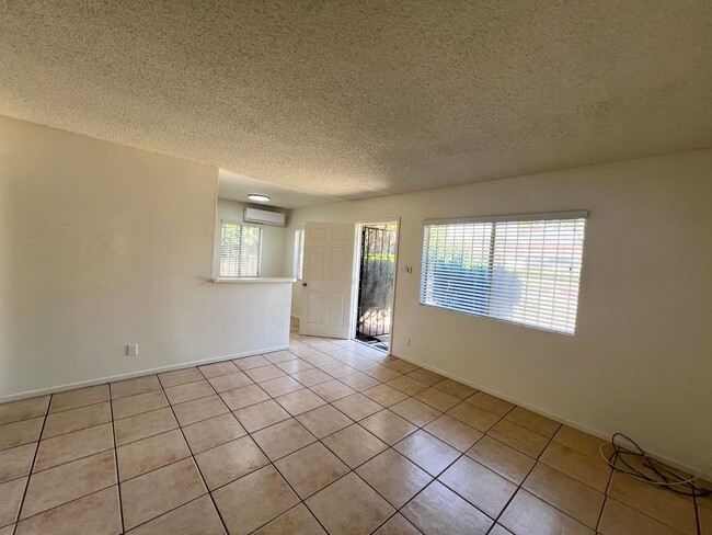 Building Photo - Newly upgraded 2 bedroom home located in C...