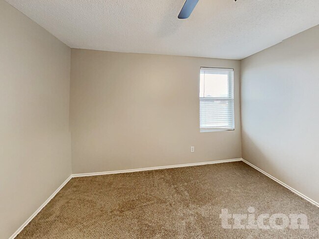 Foto del edificio - 2904 Crimson Clover Dr