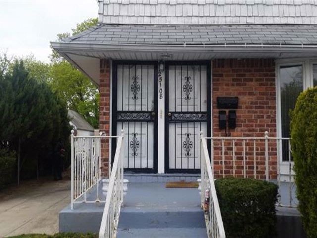 Building Photo - 251-08 139th Ave