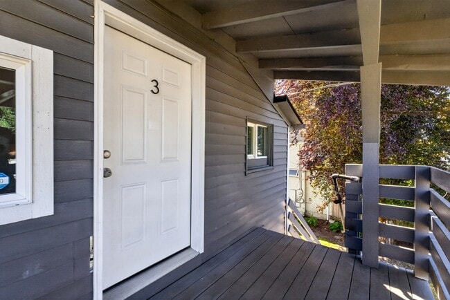 Building Photo - Modern 1-Bed Apartment in Heart of Tacoma