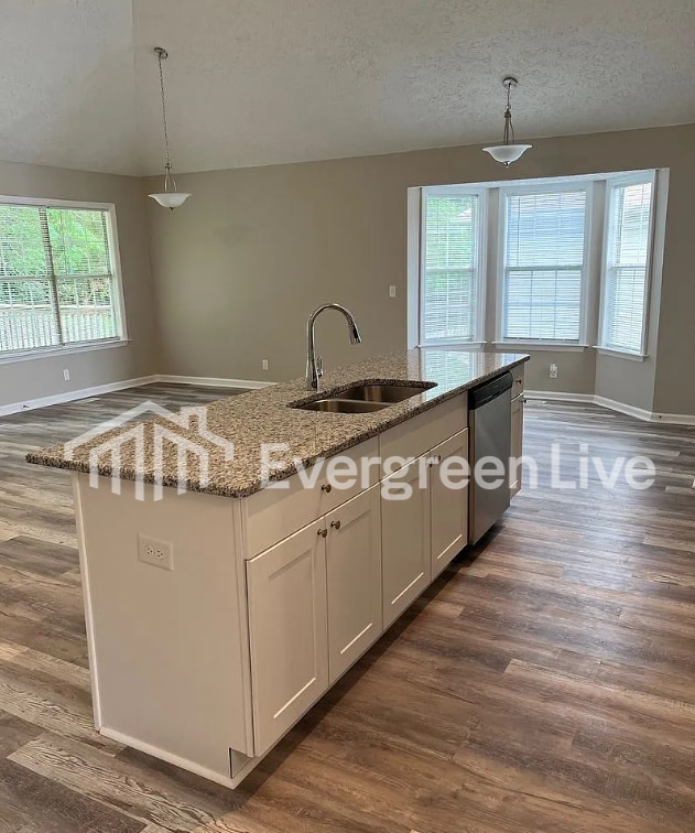 Building Photo - 3613 Burwick Pl