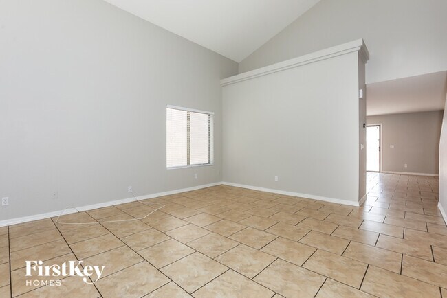 Building Photo - 3160 W Carlos Ln