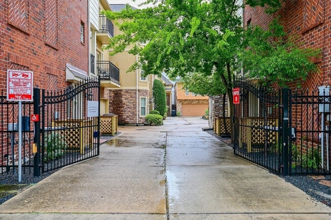 Building Photo - 5813 Washington Ave