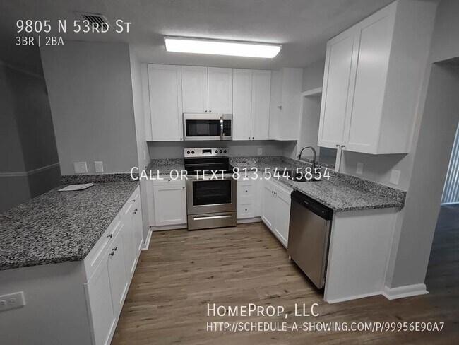Building Photo - Vintage 3/2 in Temple Terrace