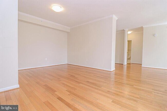 Building Photo - 15000 Pennfield Cir