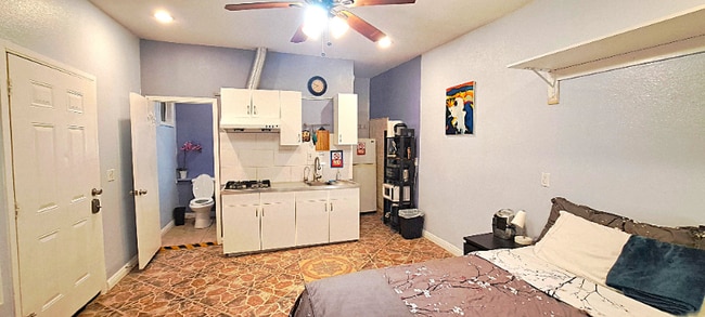 Building Photo - 1045 N Hazard Ave