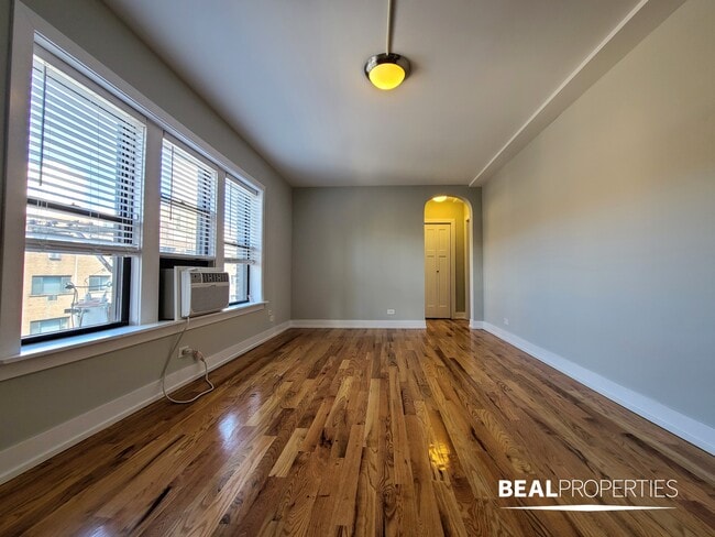 Building Photo - 550 W Arlington Pl
