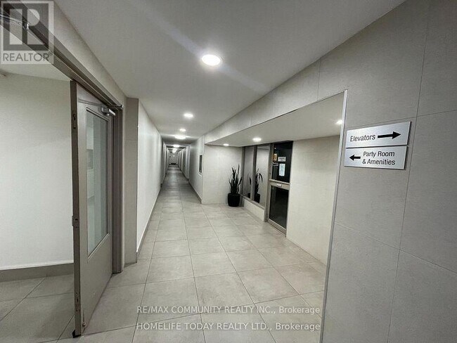 Photo du bâtiment - 100 Echo Point