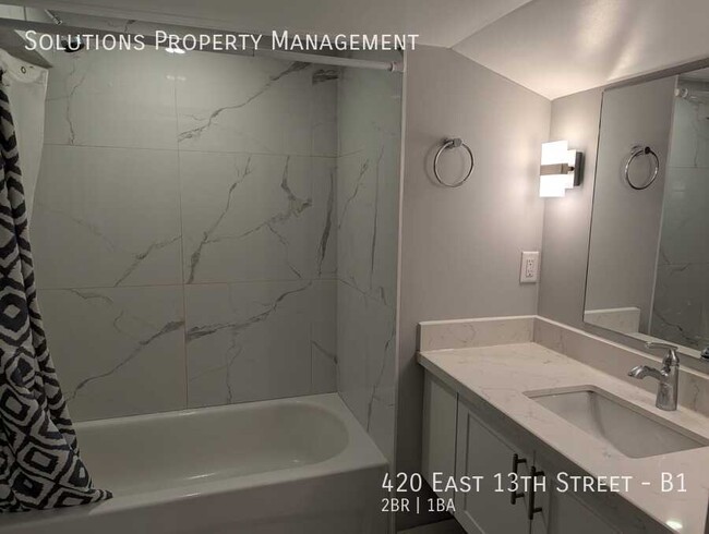 Photo du bâtiment - ***Beautifully Updated Large 2 Bedroom Bas...