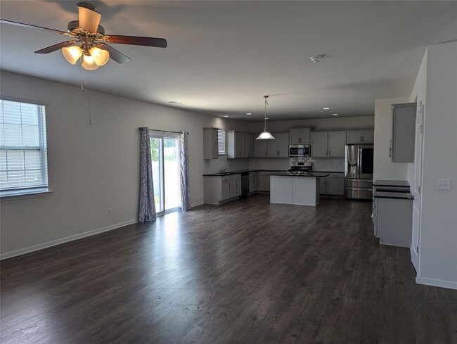 Foto del edificio - 116 Gray Willow St