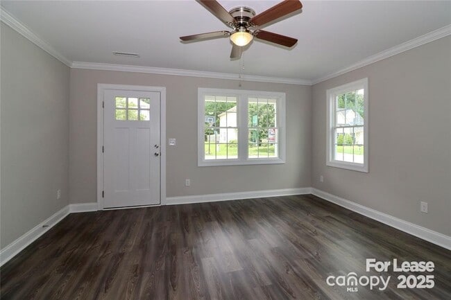 Building Photo - 3967 Newhall Dr NW