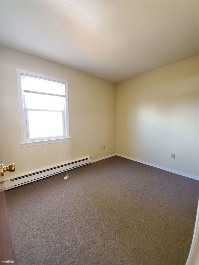 Building Photo - 2 br, 1 bath  - 220 Glen Haven Rd c