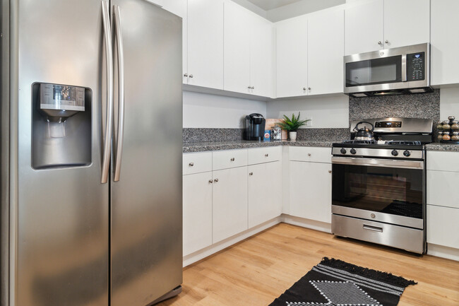 New GE appliances - 15988 Lasselle St