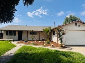 Building Photo - 913 Banyan Dr