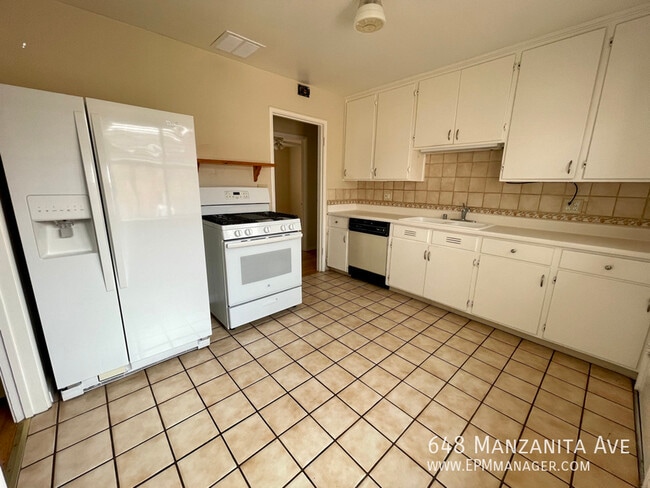 Building Photo - 648 Manzanita Ave