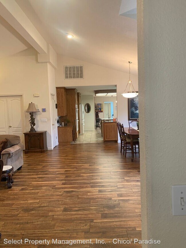 Building Photo - 3 br, 2.5 bath House - 224 Sky Oaks
