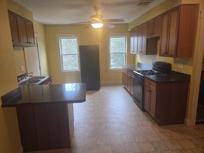 Foto del edificio - 12 Connors St