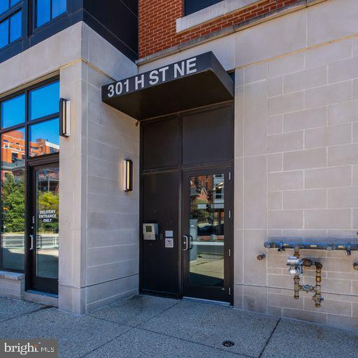 Primary Photo - 301 H St NE