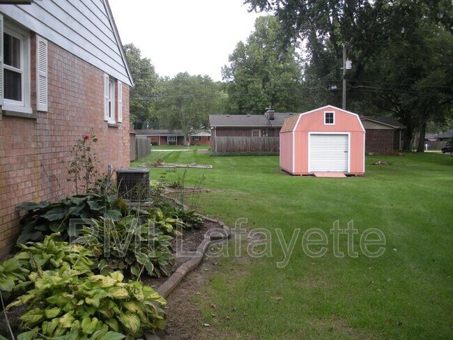 Foto del edificio - 4129 Trees Dr