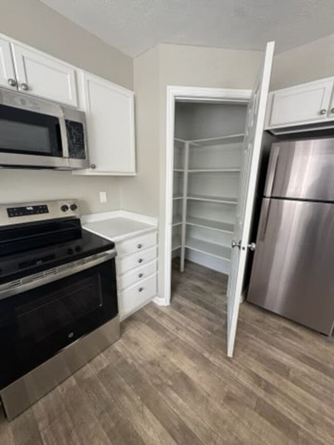 Interior Photo - The Homestead