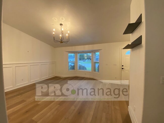 Building Photo - 1743 Deer Valley Dr