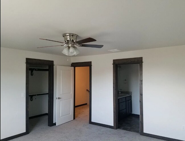 Building Photo - 1510 Butler Creek Ave