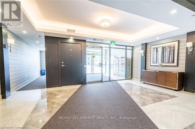 Building Photo - 101 Shoreview Pl