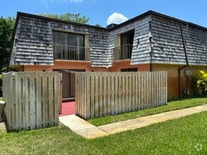 Building Photo - 156 Lake Arbor Dr