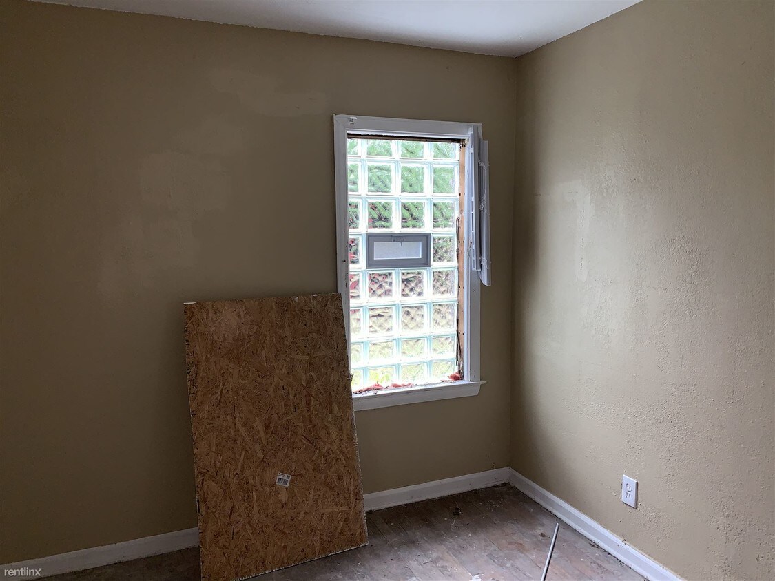 Building Photo - 3 br, 1 bath House - 11844 Nashville St
