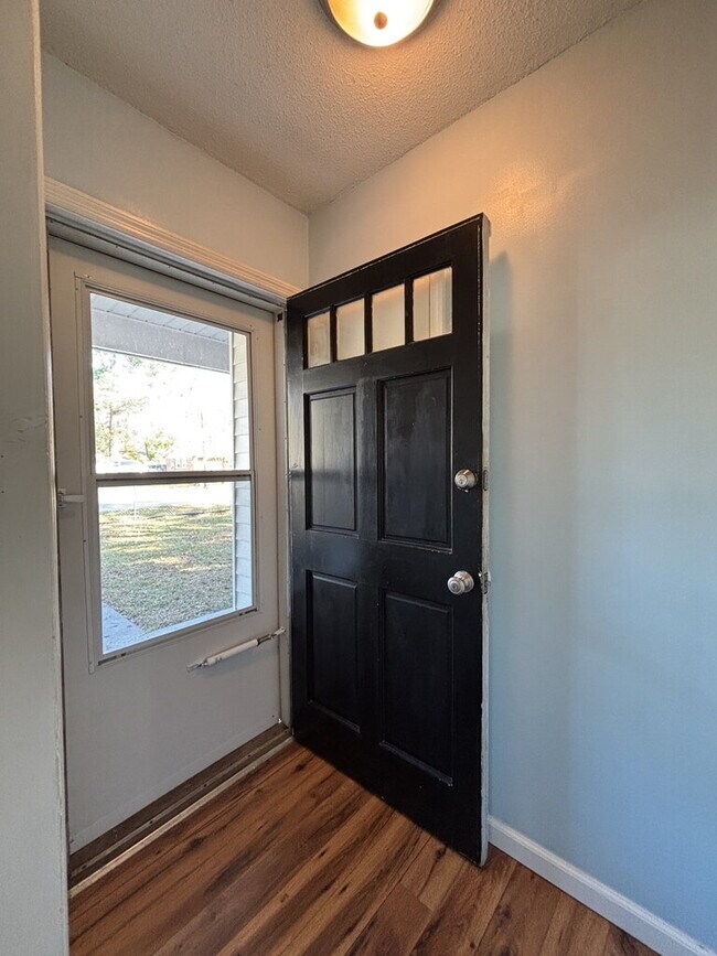 Foto del edificio - 4411 Donwood Dr