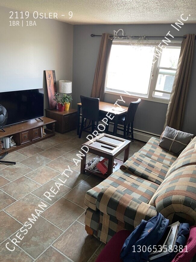 Building Photo - 1 bed 1 bath APARTMENT located downtown Re...