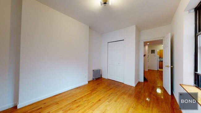 Building Photo - 96 Third Avenue