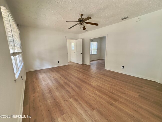 Building Photo - 2051 Danese St