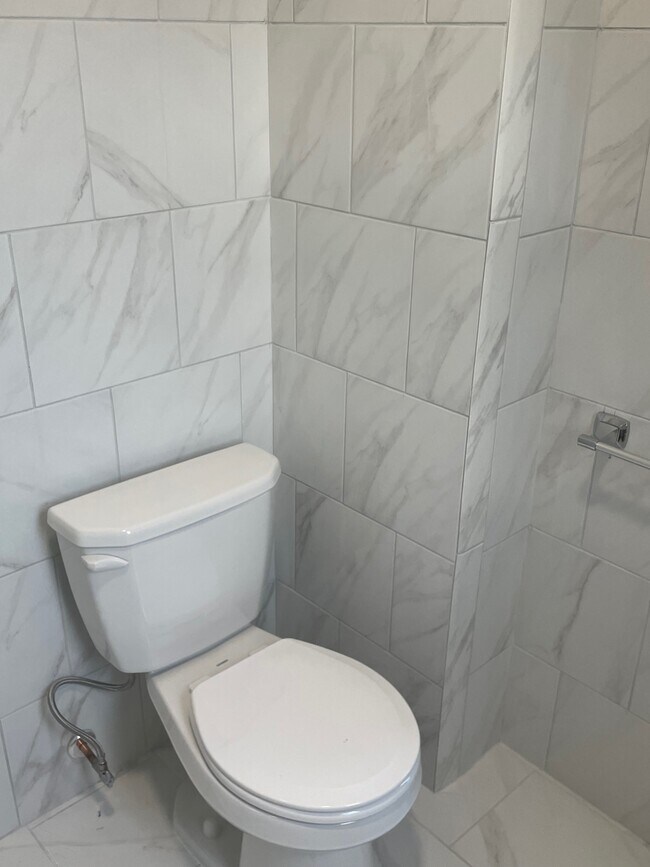 Building Photo - 9 Sweezy Ave