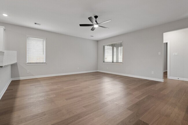 Building Photo - 21563 Bluebonnet Bay Dr