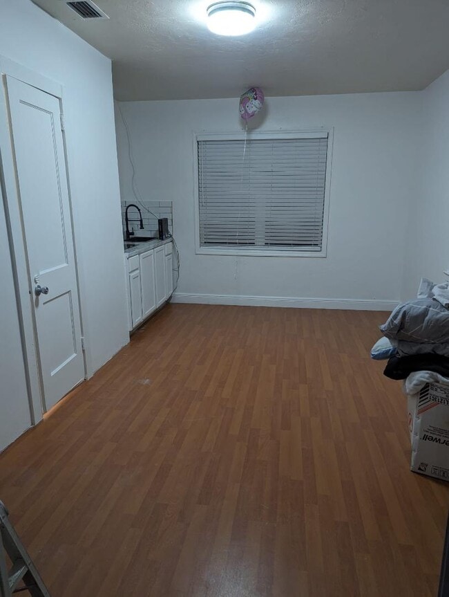Photo - 435 SW 33rd Ave Apartment