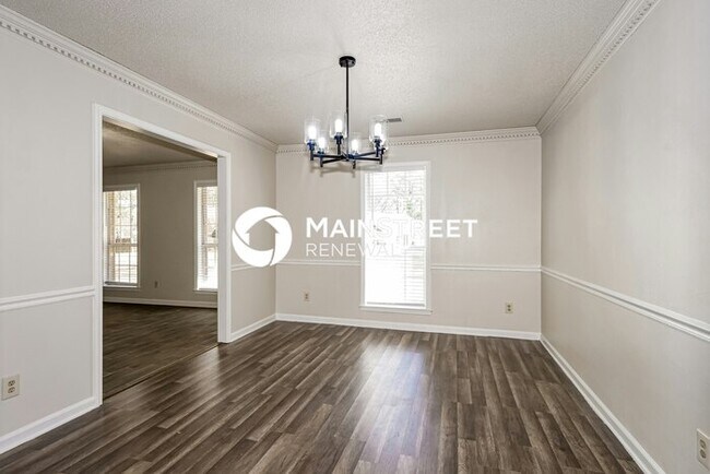 Foto del edificio - 4 Bedroom Pet-Friendly Home in GERMANTOWN, TN with Main Street Renewal