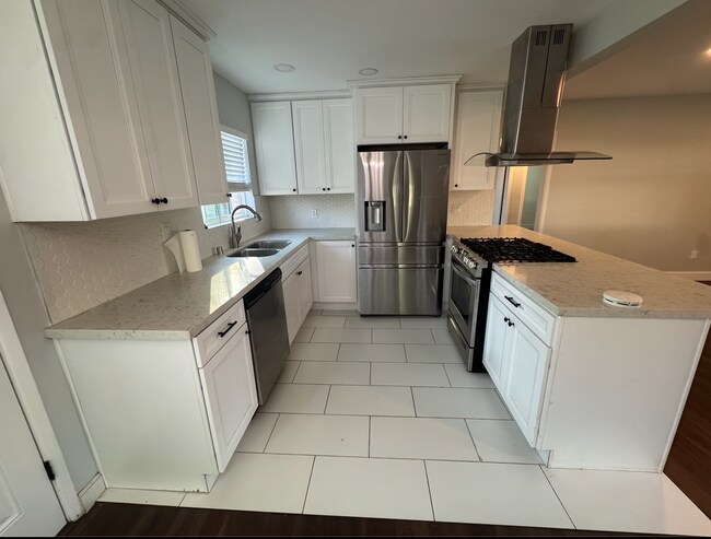Cocina - 8043 Roy St