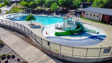 Building Photo - 7606 Redwoods Frst Dr