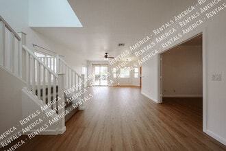 Building Photo - 1295 E Leaf Rd