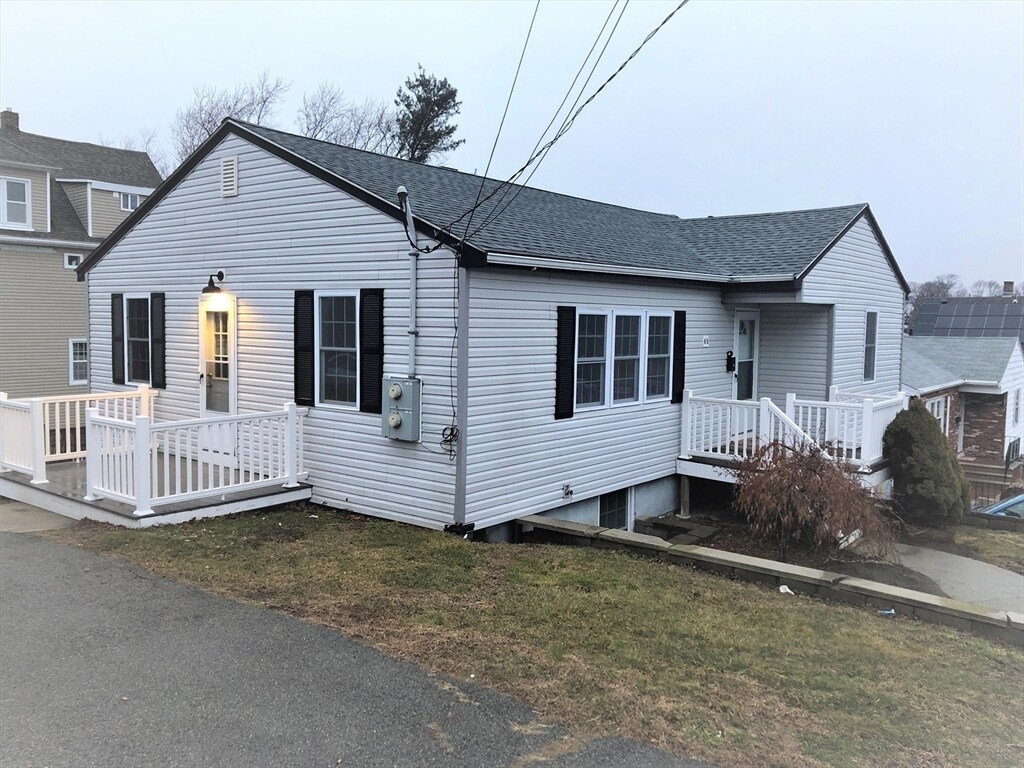 41 S Irving St Unit B, Revere, MA 02151 Room for Rent in Revere, MA