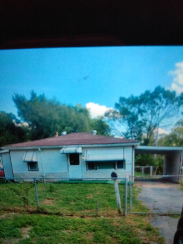 2 bedroom 1 bathroom house - 1832 N 59th St