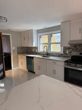 Building Photo - 182 Arnoldale Rd