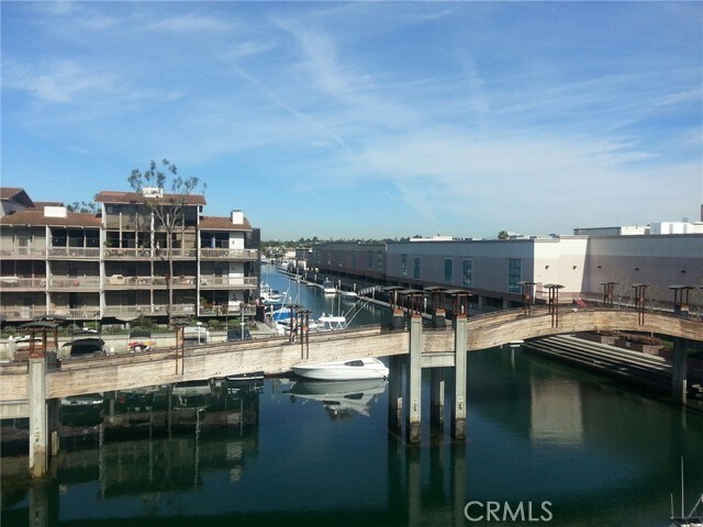 Foto principal - 8331 Marina Pacifica Dr N
