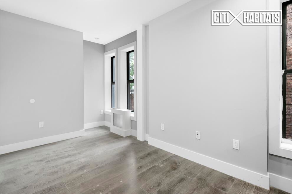 Foto del edificio - 228 E 116th St