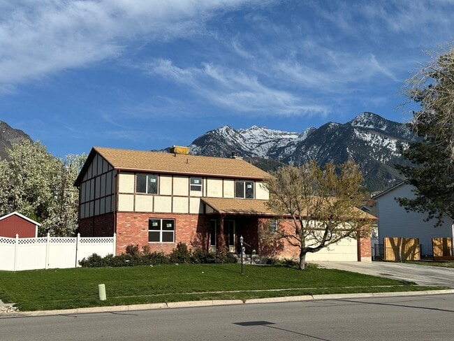 Building Photo - 9185 S Quail Hollow Dr