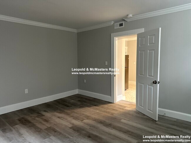 Foto del edificio - 94 Longwood Ave