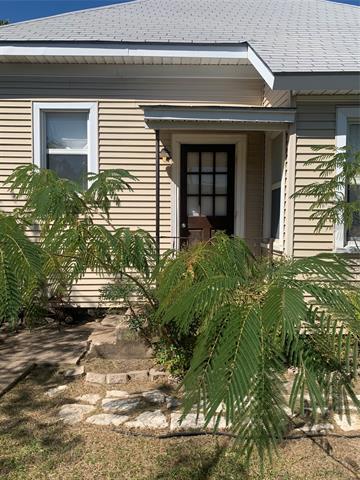 Primary Photo - 207 Taylor St