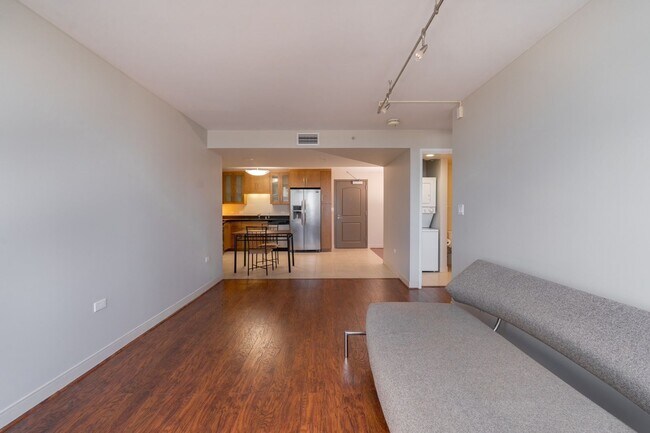 Foto del edificio - 1009 Kapiolani Blvd